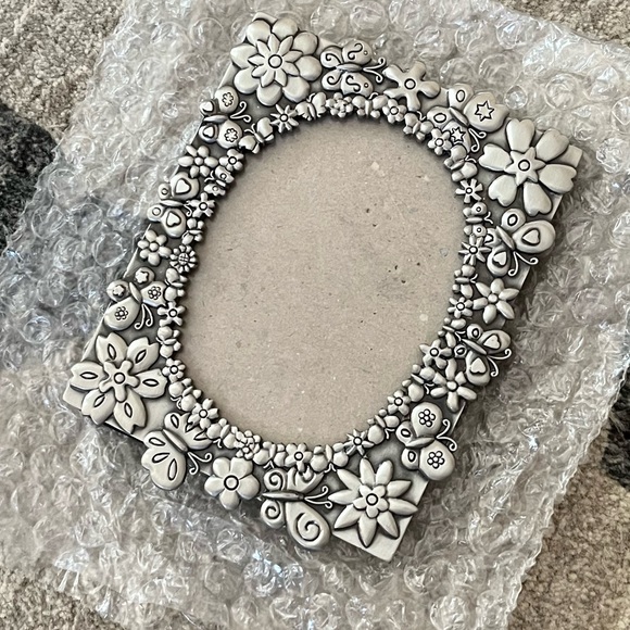 Oval Picture Frame - Picture 1 of 5